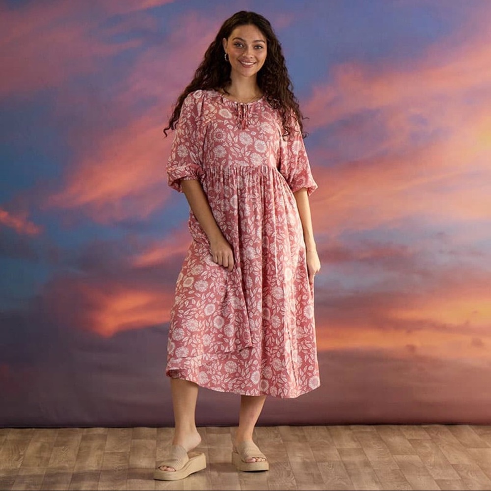 Chic Pink Floral Midi Dress
